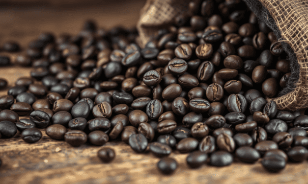 破除迷思：你喝的濕刨法「藥草味」，究竟是產區風味還是製程缺陷？